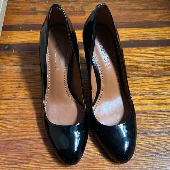 Coach Almond-toe Black Patent Leather Pumps, 6.5M - Picture 10 of 16